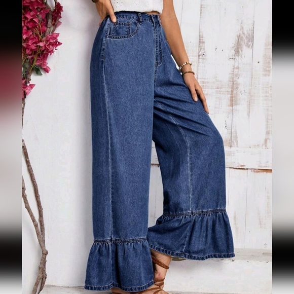 Denim - Women's Pocket Decor Ruffle Hem Wide Leg Loose Casual Jeans